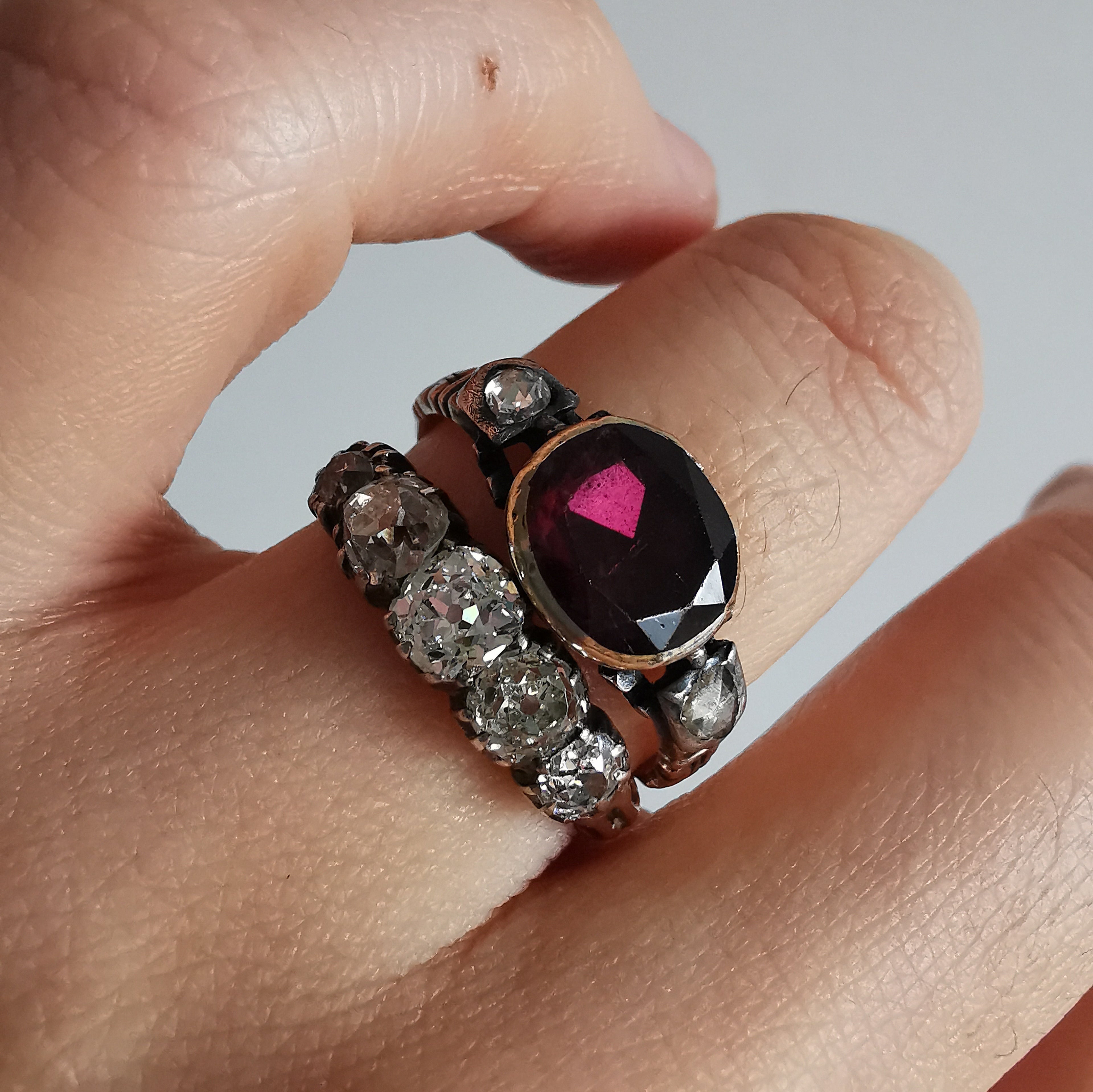 Georgian Garnet Fluted 3 Stone Ring